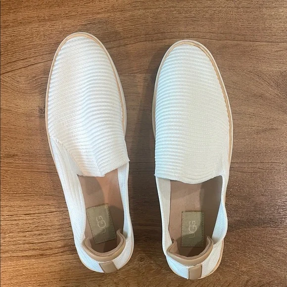 UGG White Loafers Slip-Ons with Textured Upper - Picture 1 of 4